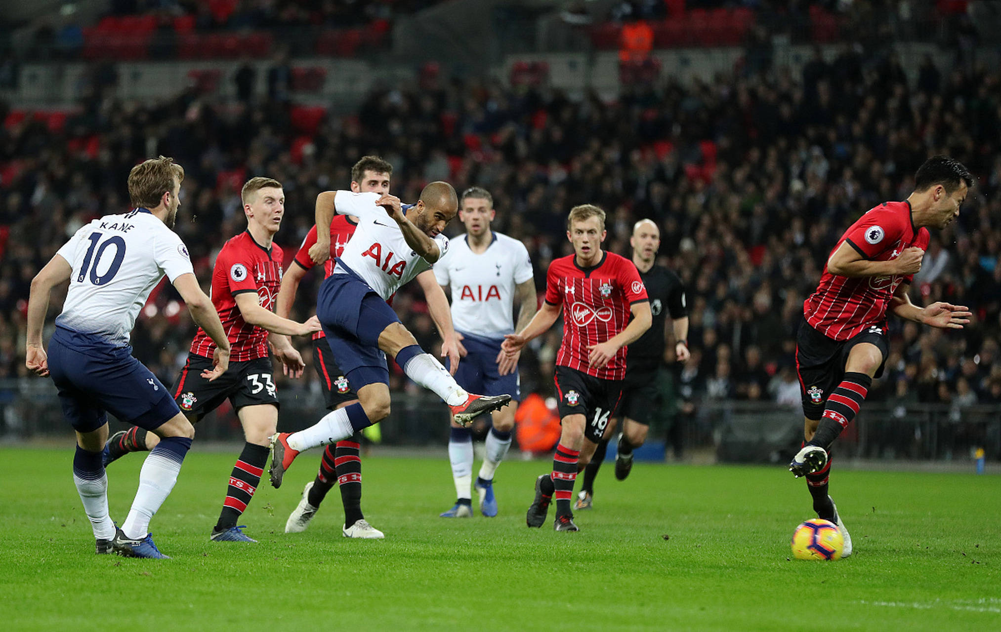 德媒：考虑转会的希克可能在观望下赛季勒沃库森的主教练是谁.